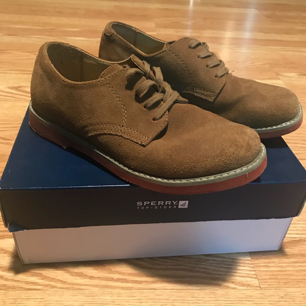 Boys Sperry Top-Sider shoes..